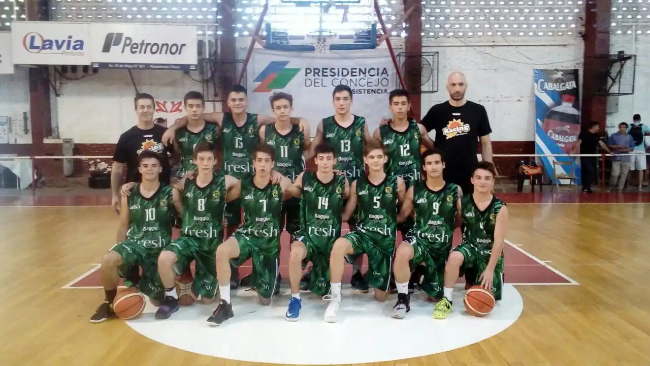 Racing goleó a Peñarol y sigue en carrera en el Argentino de Clubes