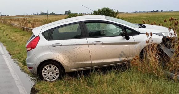Accidente en la Ruta Nacional 7, altura Chacabuco: un conductor de Junín despistó por el mal estado de la calzada