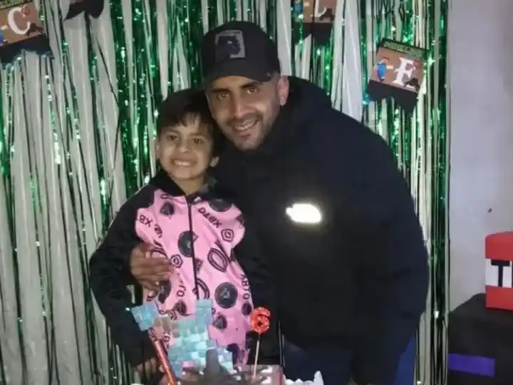 Thiago tenía siete años.