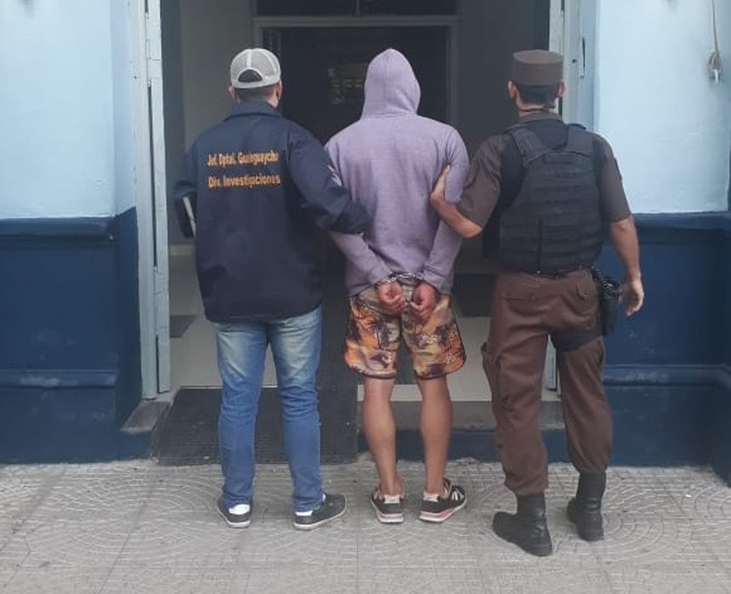 Dos motochorros robaron un vehículo en pleno centro de Gualeguaychú