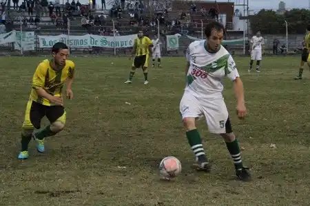 Partido caliente en el Municipal: Sarmiento y Pueblo Nuevo no se sacaron ventaja 