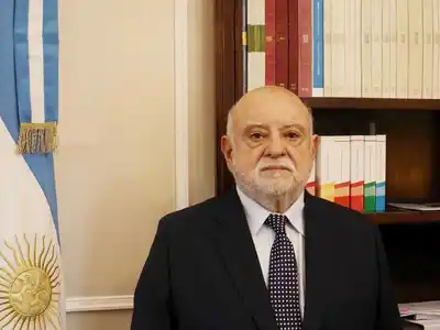 Barra: “La cláusula transitoria de la nueva
Carta Magna Provincial es constitucional”