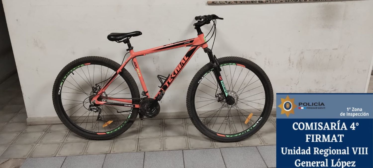 La bicicleta fue identificada por su dueño quien dio inmediato aviso a la policía.