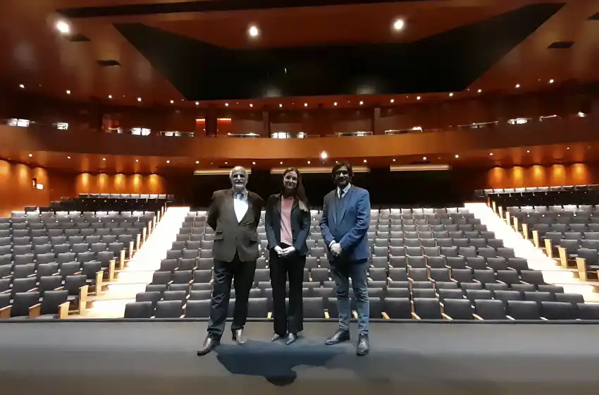 Fernando Santomil, presidente del Consejo Superior de la Fundación Médica de Mar del Plata, destacó la importancia de valorar los espectáculos de la ciudad.