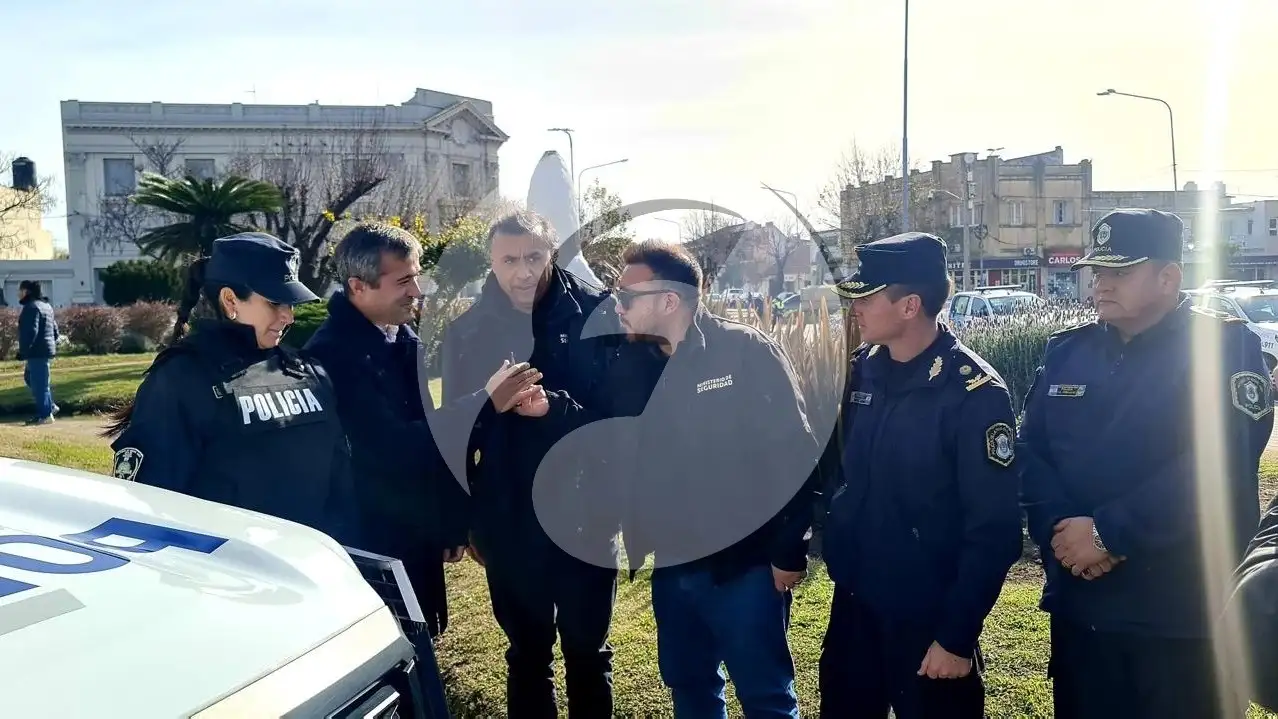 Entrega de móviles para reforzar la seguridad en Lobería