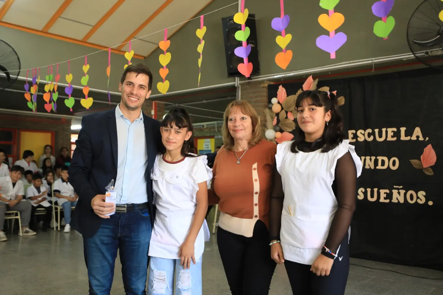 El intendente Viotti y la secretaria de Educación Norma Becchio, presentes en la celebración