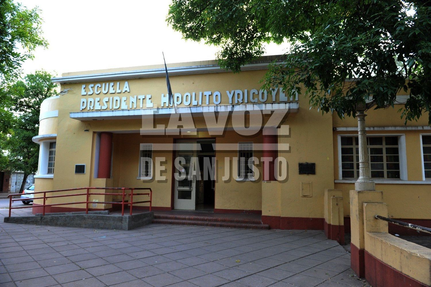 Robaron una bicicleta del estacionamiento de la escuela Hipólito Yrigoyen