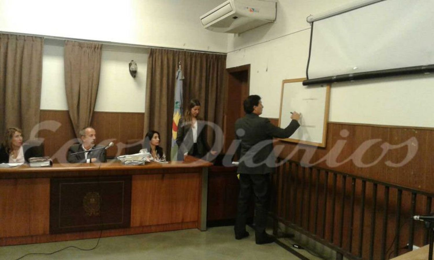 En un fallo por mayoría, los jueces absolvieron a los hermanos Moyano