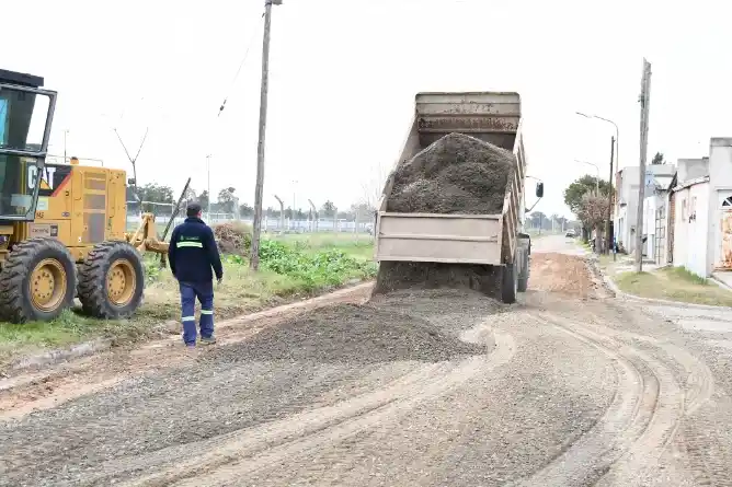 Continúa la puesta en valor de las calles del barrio 30 de Mayo