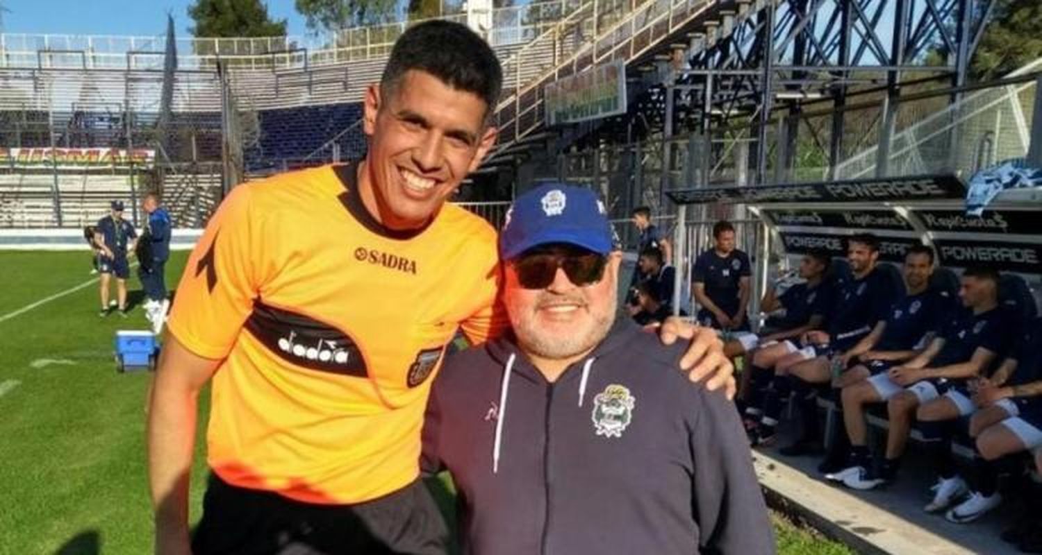 Diego Gil arbitró al equipo de Diego Armando Maradona: “Fue una experiencia increíble”