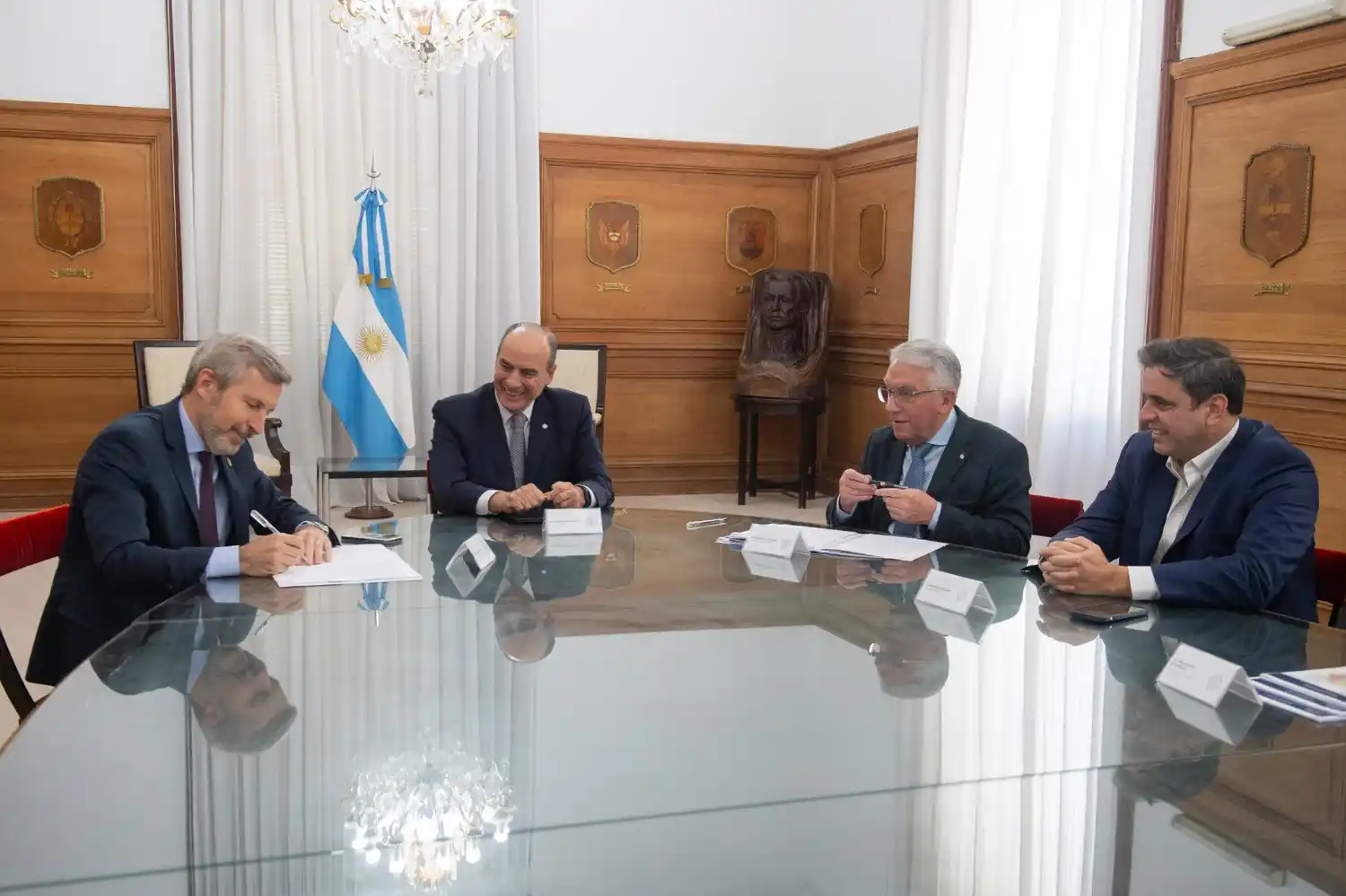 Frigerio y Francos firmaron un convenio para reactivar la obra publica de Nación en la provincia
