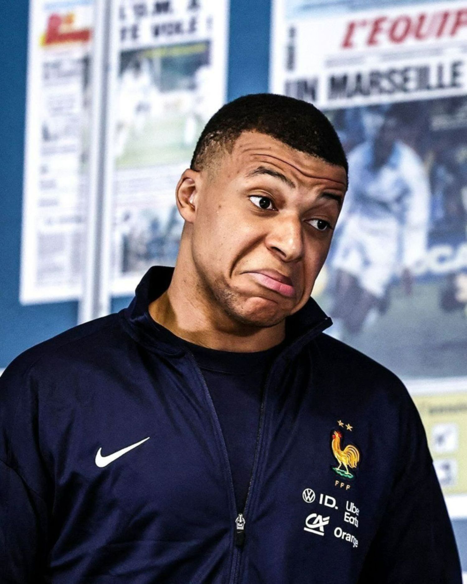 ¡Insólita reacción de Kylian Mbappé tras ser sustituido!