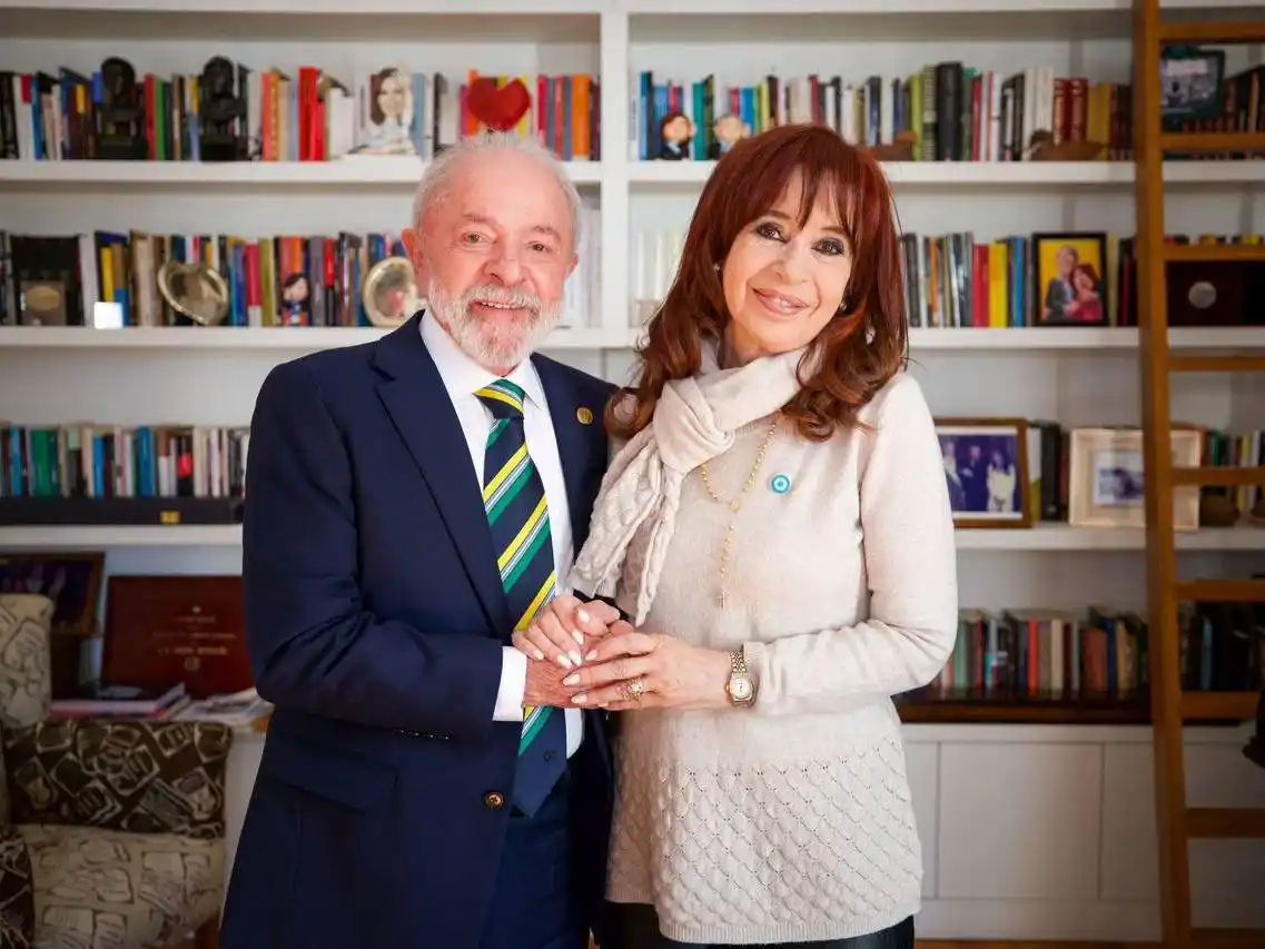 Lula estuvo una hora en el domicilio de la condenada Cristina Kirchner.