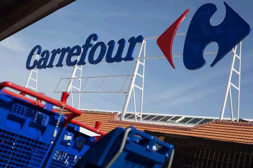 Cuáles son los 4 grupos empresarios que compiten por quedarse con Carrefour