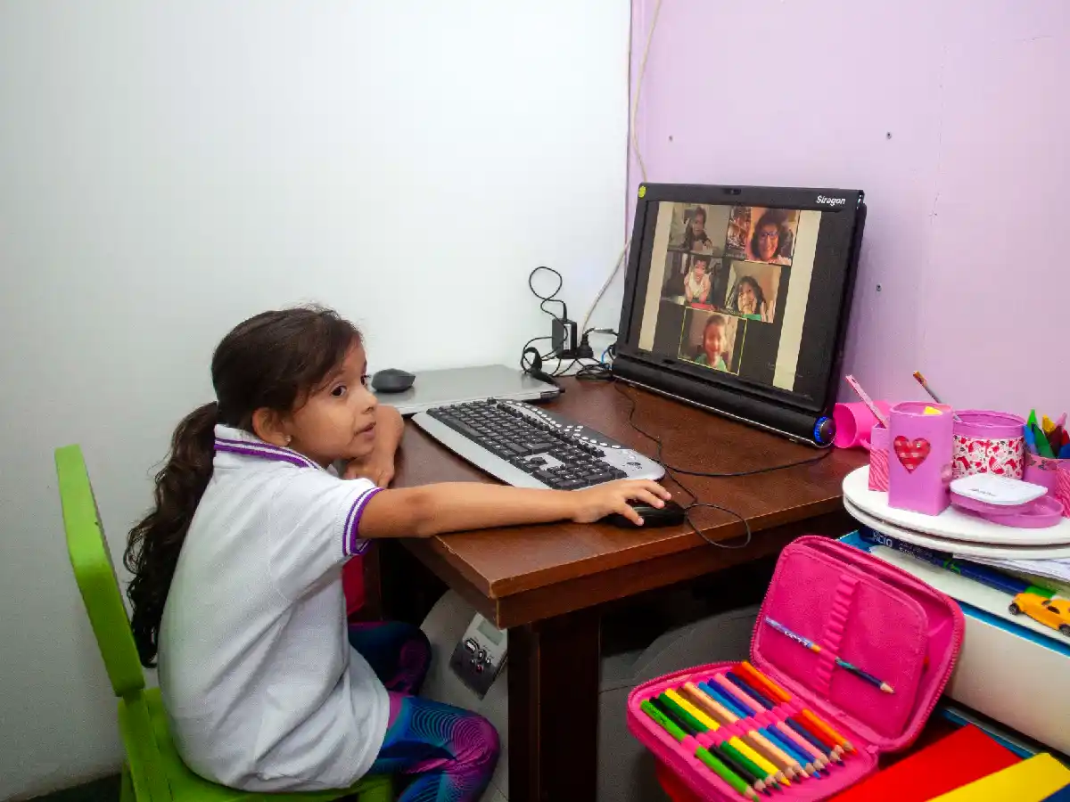 Clases virtuales en una decena de escuelas ante la suba de contagios en Córdoba