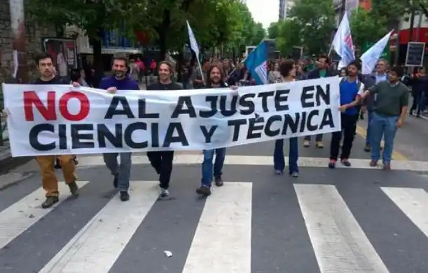 Conflicto en Conicet: piden la reincorporación de 500 trabajadores