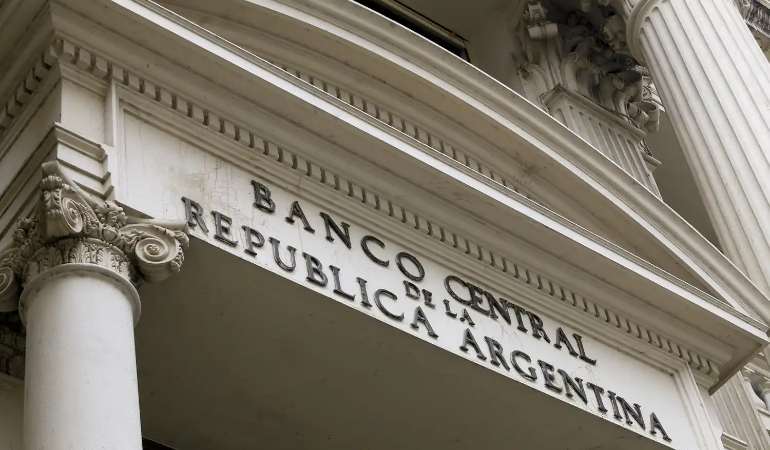 El Banco Central intervino fuerte en el mercado de cambios.