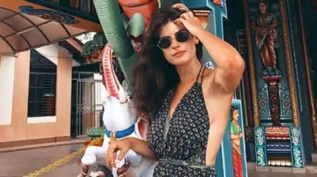 Una actriz de ATAV quedó varada en  Indonesia y se enamoró de un instructor de buceo