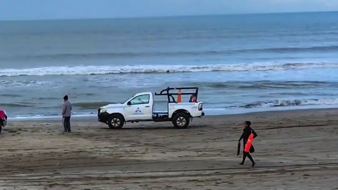 Hallan un cuerpo en la playa de Las Toninas y buscan establecer si tiene que ver con los kayakistas desaparecidos