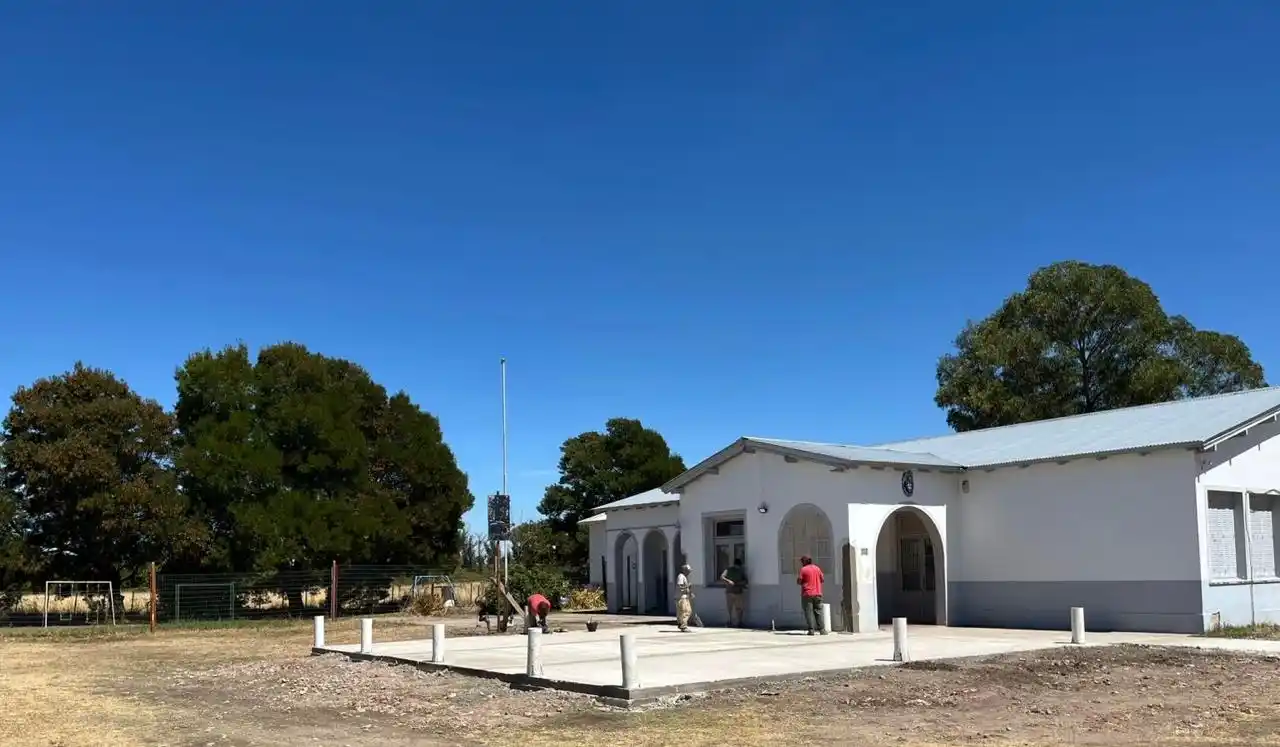 Inauguraron el Playón de la EP N° 26, Remedios Escalada de San Martín