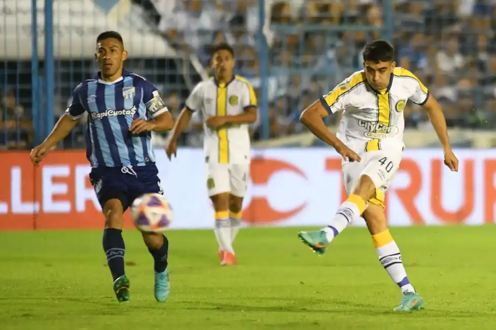 Servio se convirtió en héroe y evitó la caída de Central: fue 1-1 frente a Atl. Tucumán