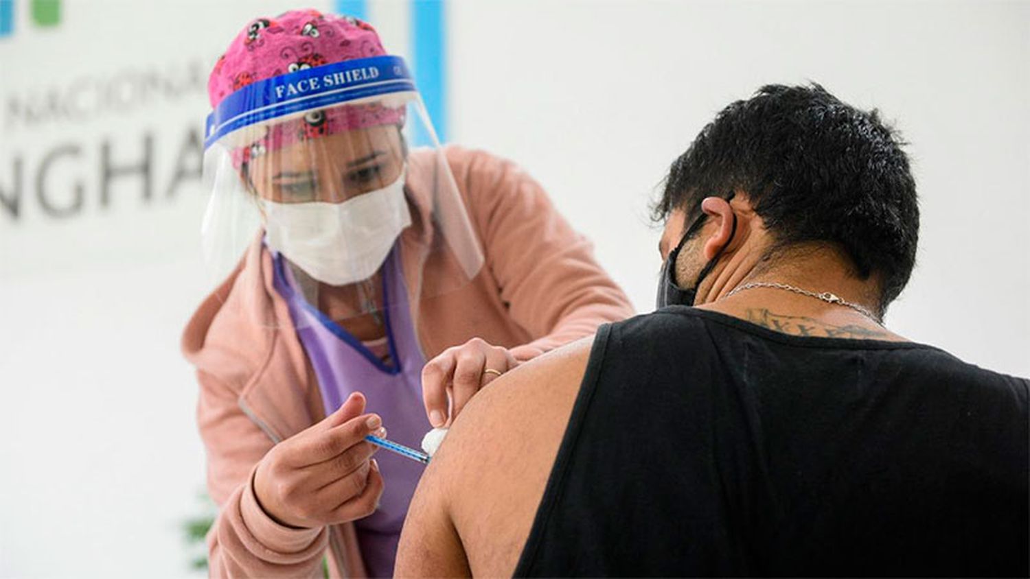 Para un virólogo del Conicet, la combinación de vacunas otorga más inmunidad
