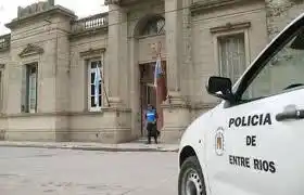 Un pitbull atacó a una joven en plaza Constitución
