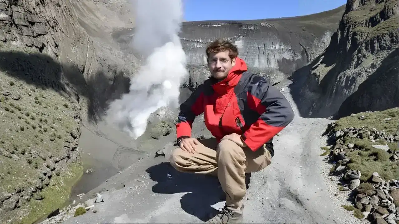 Egresó de la Técnica 2, estudió Geología en La Plata e investiga sistemas geotermales en Alemania