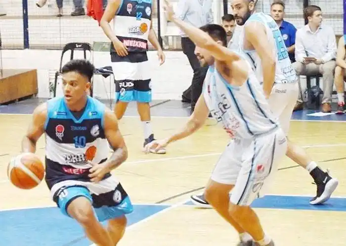 Otro jueves de  partido para Ferro  que recibe a Regatas