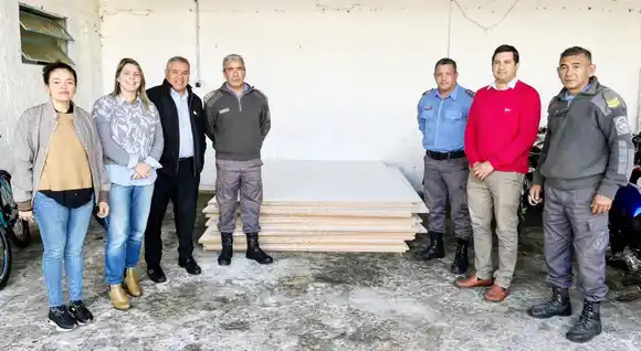 La Dirección Departamental de Escuelas y la UP3 implementan un proyecto de restauración de mobiliario escolar