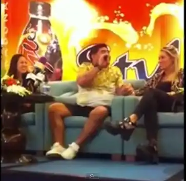 Otro derrape de Diego: Ahora le canta serentas a Rocío Oliva en Dubai