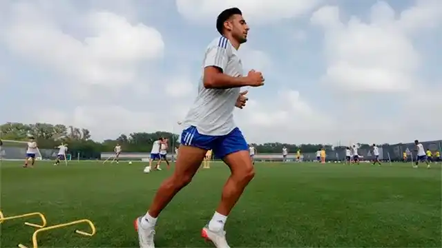 Salvio se presentó a la práctica de Boca tras el incidente con su ex esposa