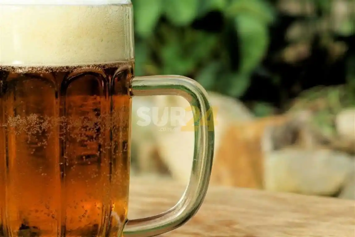 Festejaba su cumpleaños, le explotó barril de cerveza en la cara y murió