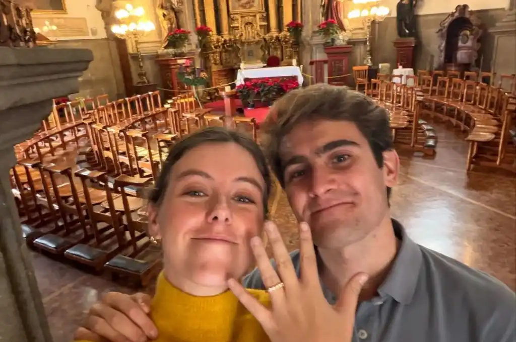 Manuela Ochoa y su novio