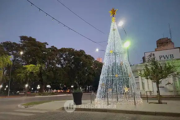 La ciudad encenderá el árbol de Navidad junto a Papá Noel este viernes