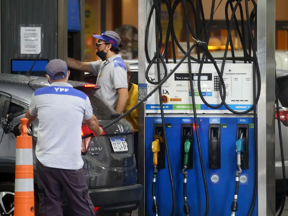 Desde diciembre se incrementarán los precios de los combustibles