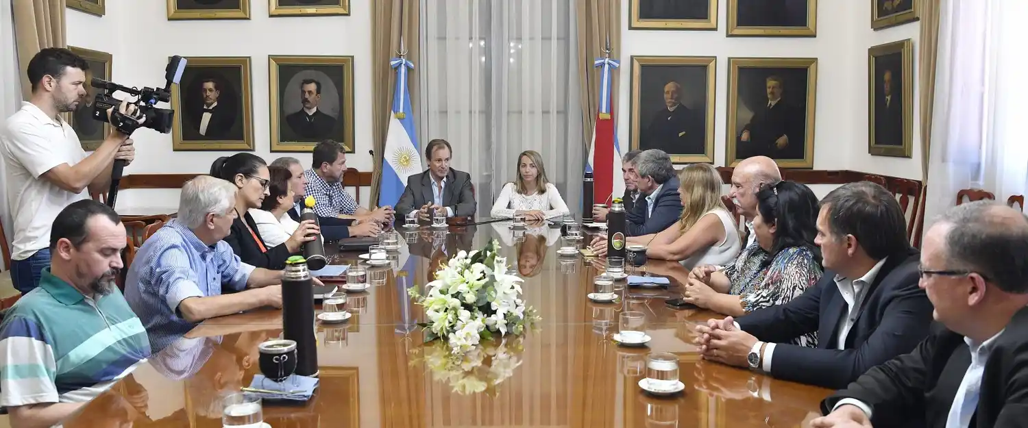 Pacto Fiscal: Bordet definió prioridades de trabajo con senadores justicialistas