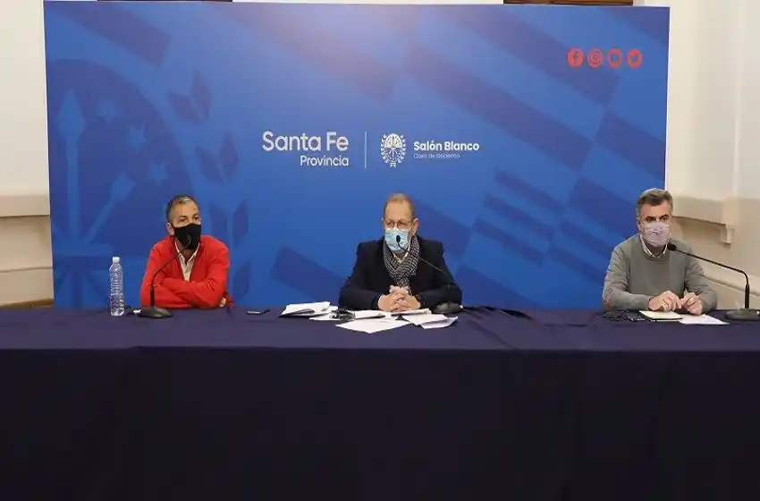 Restricciones: “Las medidas son en favor de todos los santafesinos y del valor más preciado que tenemos, la vida”