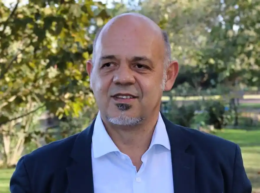 imagen Carlos "Charlie" Curestis