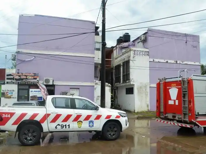 Bomberos extinguieron el incendio de 
un departamento en el barrio Guadalupe
