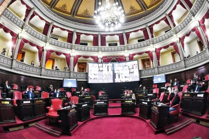 El peronismo pone en juego su mayoría que tiene en el Parlamento desde 1983