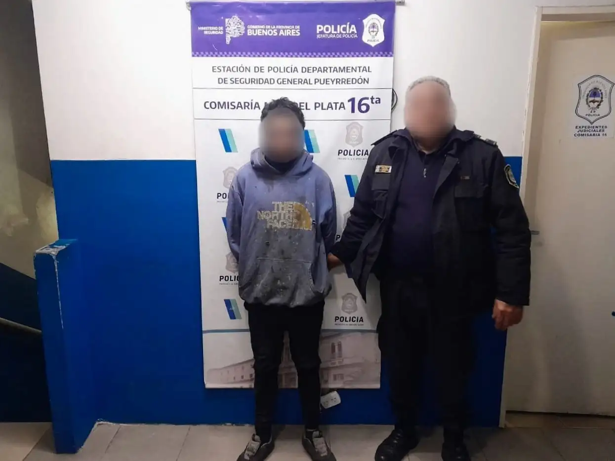 El joven de 19 años fue aprehendido por la causa de robo en grado de tentativa.