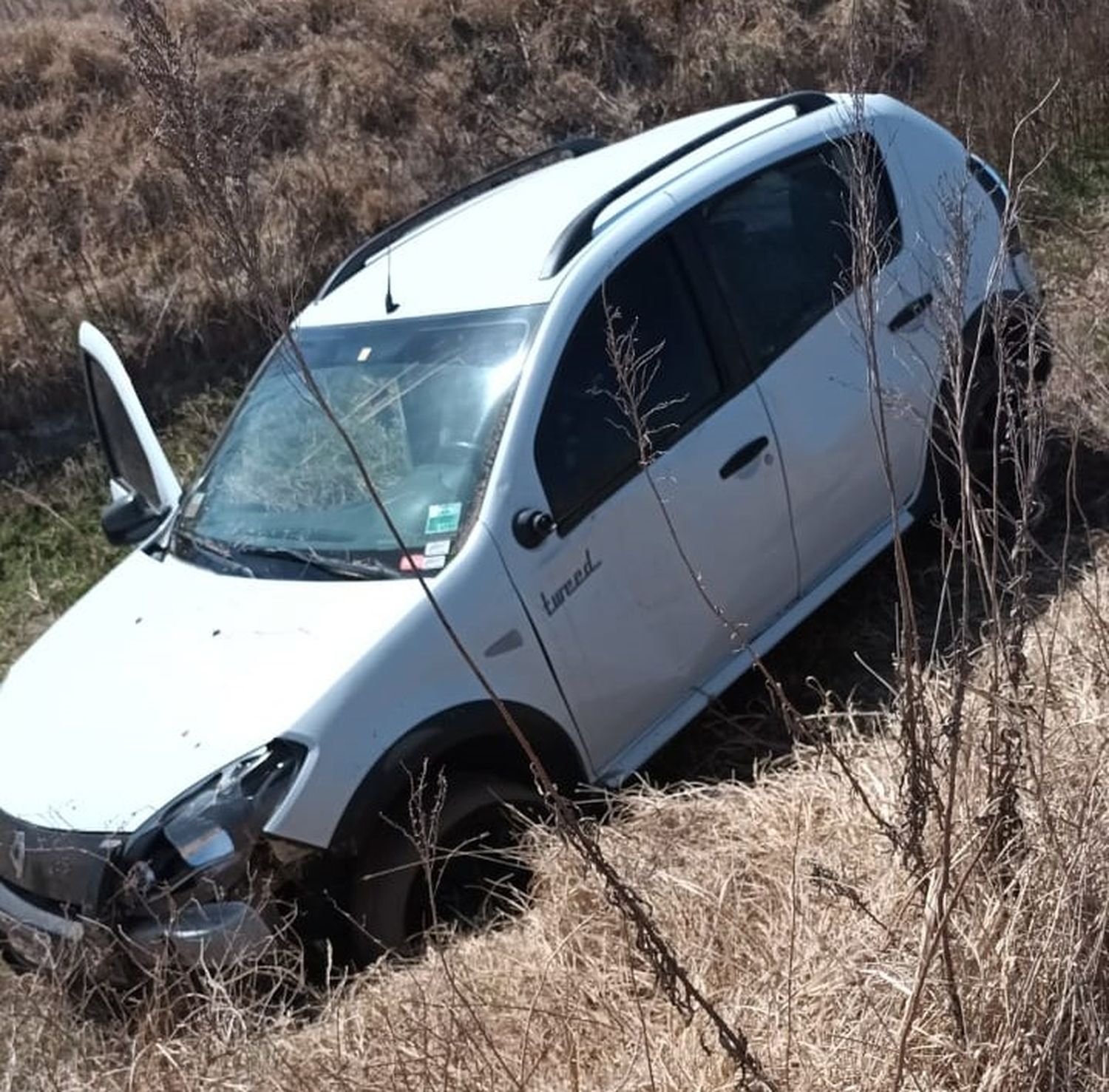 Venado Tuerto: le pegaron una patada en la cabeza, lo ataron y le robaron el auto