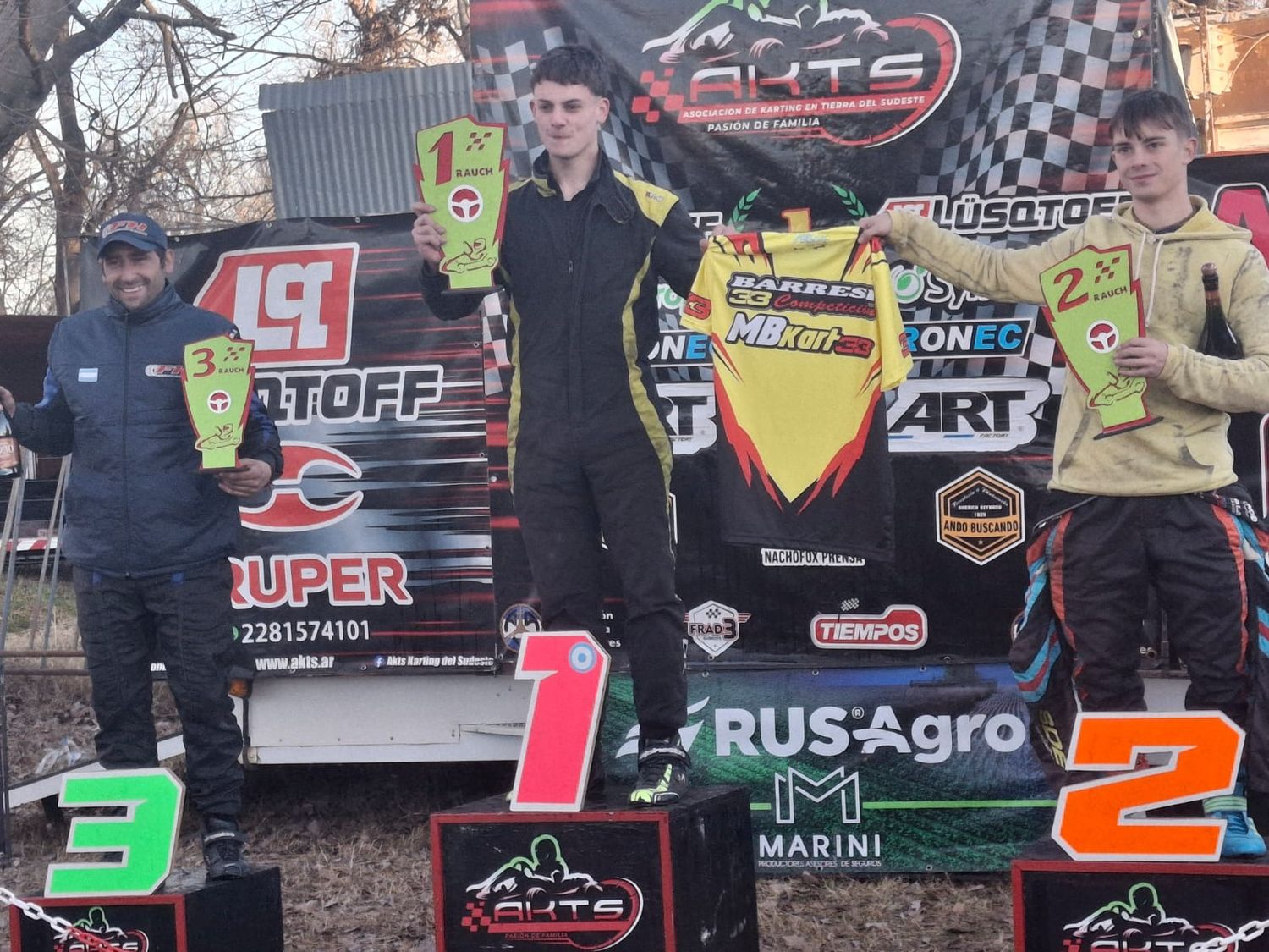 En el podio. Juan Martín Hernández tras la carrera en la que triunfó