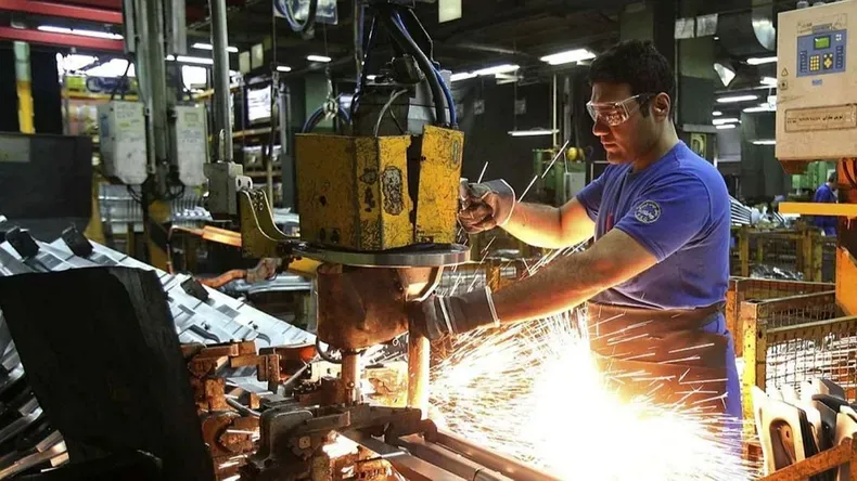 La industria pyme creció 7,3% interanual en diciembre, en tanto, el año cerró con una caída acumulada del 9,8%