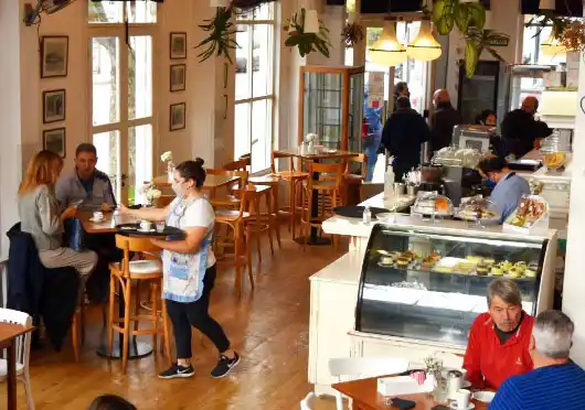Mar del Plata. Con los cafés abiertos