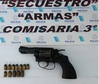 Secuestran un arma de fuego en poder de acusado de abuso
