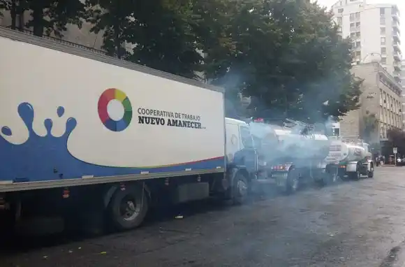 Nuevo Amanecer continúa con las donaciones de leche, pero advierte que "cada vez se ve menos plata en la calle"