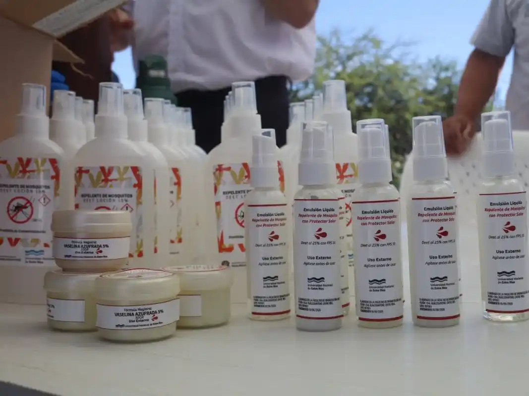 Entregaron preparados farmacéuticos para la promoción y prevención de la salud en el barrio Los Espinillos