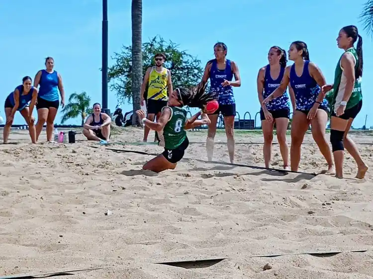 La Selección Nacional Juvenil de Beach Handball visita Victoria